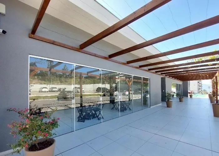 Apartamento Na Palhoca, Com Vista Para O Mar, Proximo A Mercados, Padarias E Farmacias.