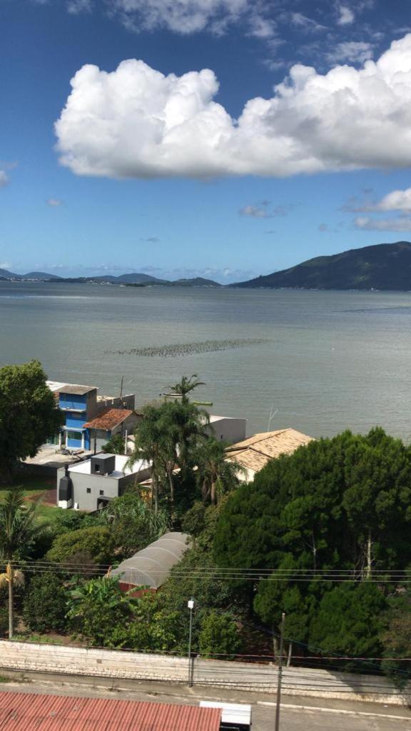 Apartment Na Palhoca, Com Vista O Mar, Proximo A Mercados, Padarias E Farmacias.